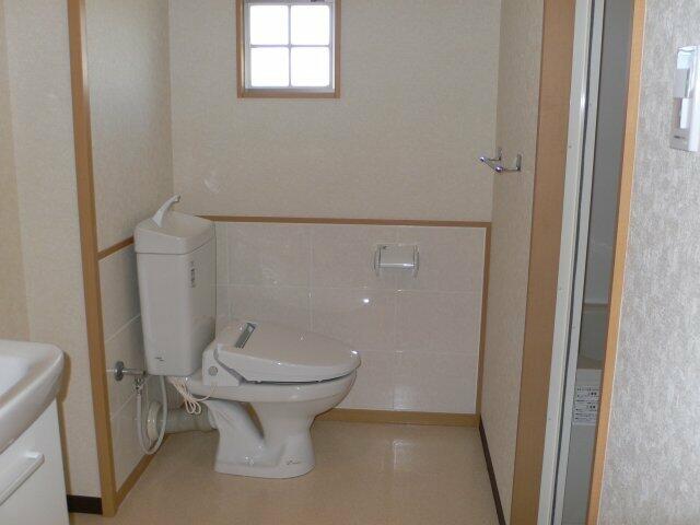 トイレ　清潔感のあるトイレです
