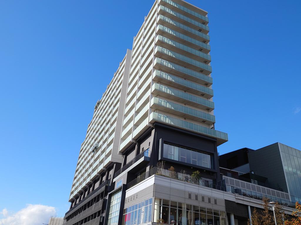 ローレルタワー太田川駅前の建物外観