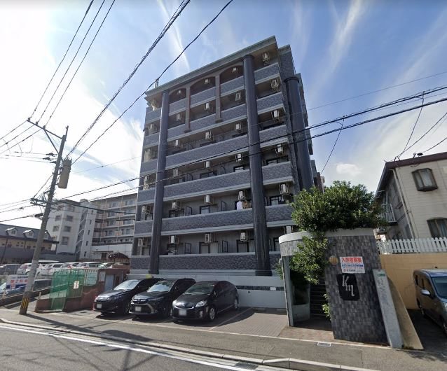 【北九州市八幡西区千代ケ崎のマンションの建物外観】