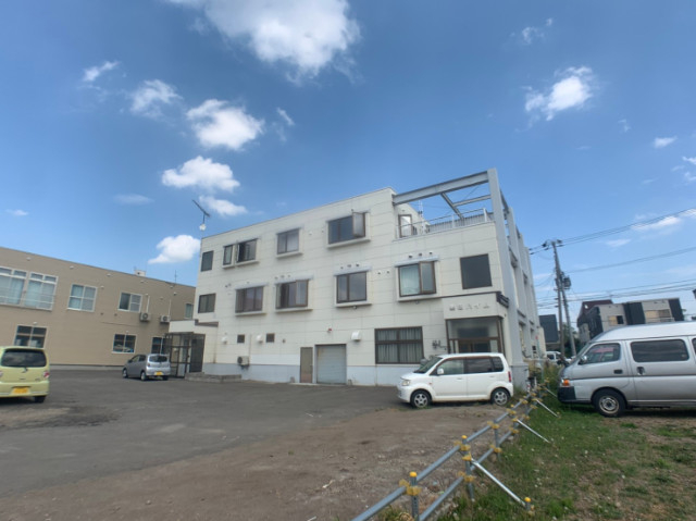 札幌市北区篠路三条のマンションの建物外観