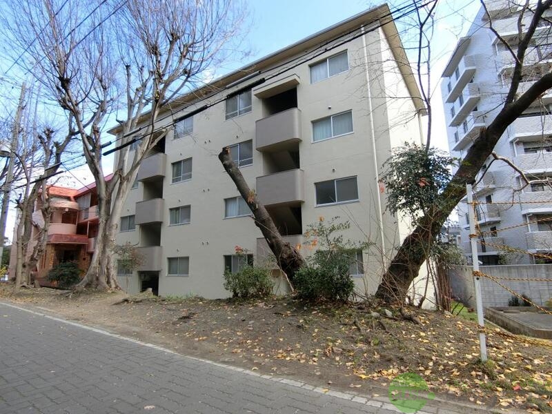 茨木市上泉町のマンションの建物外観
