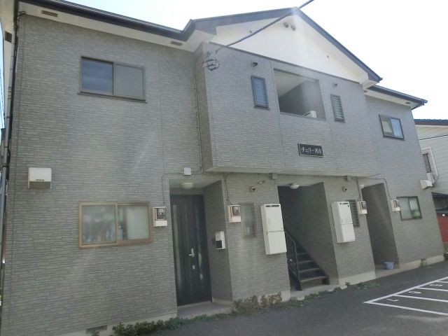 神奈川県茅ヶ崎市赤松町の賃貸アパートの外観