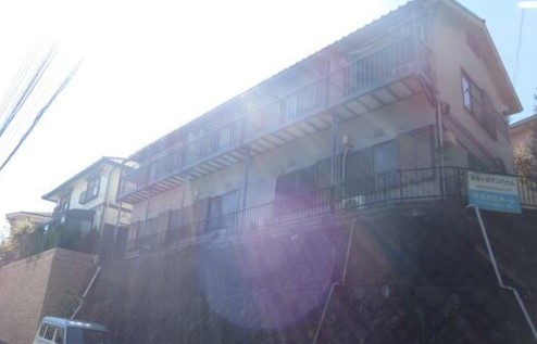 川崎市麻生区百合丘のアパートの建物外観