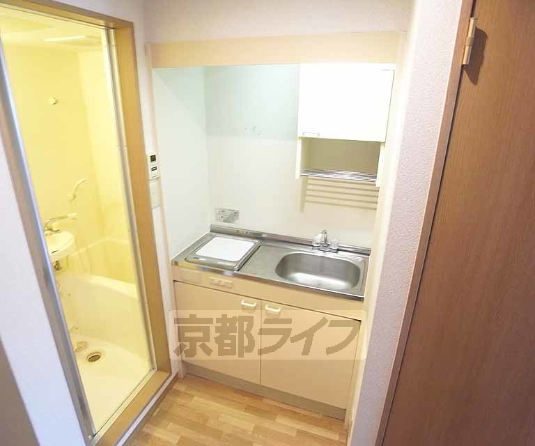 【京都市伏見区深草川久保町のマンションのキッチン】