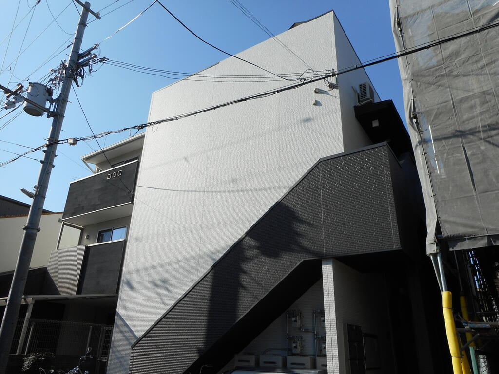 【クレセントの建物外観】