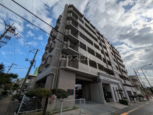 那覇市金城のマンションの建物外観