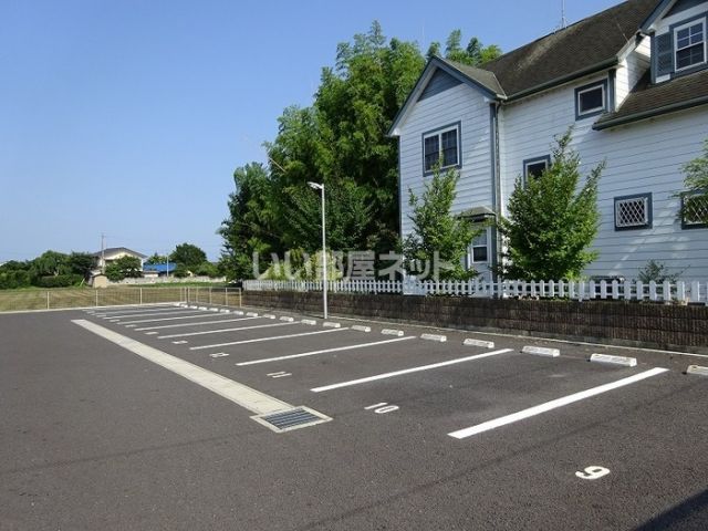 【大黒屋　十参番館の駐車場】