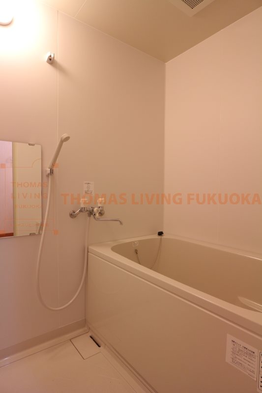 バス・シャワールーム　浴槽