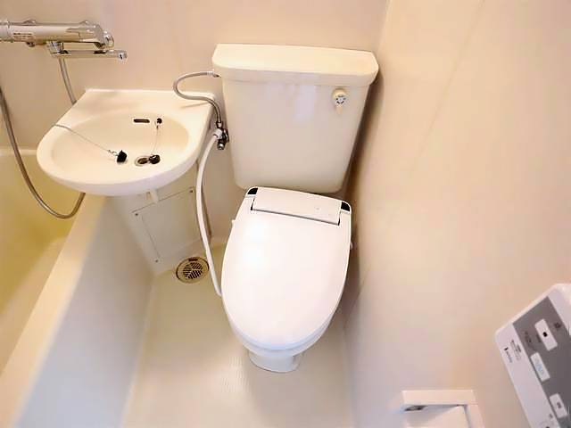 トイレ　ウォシュレットついております！