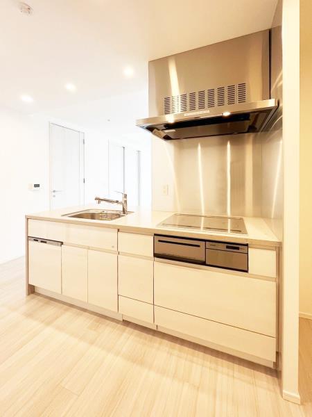 キッチン　コンパクトなキッチンで掃除もラクラク