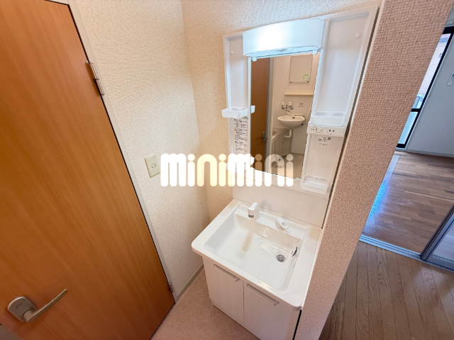 洗面設備　室内写真です。