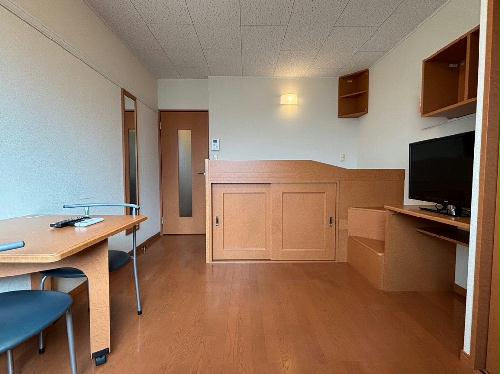 居室・リビング　現状優先。設置は現地と異なる可能性があります。