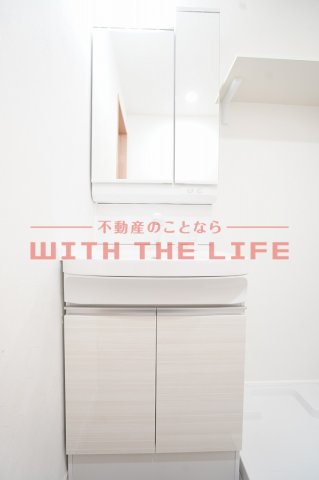 洗面設備　独立洗面台あり、毎朝おしゃれに忙しい女性の方におすすめです