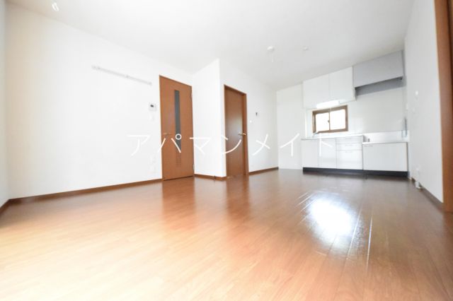 居室・リビング　ゆったり過ごせる居間です