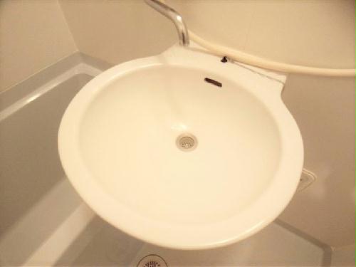 洗面設備　設備・仕様は号室により異なる為、現況を優先致します。