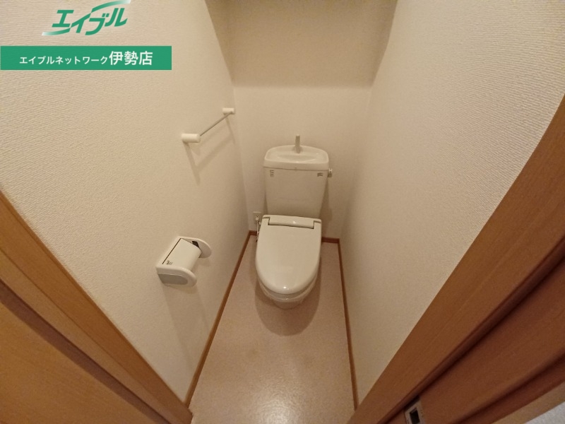 トイレ　同型参考写真