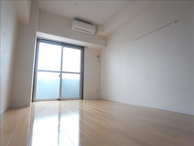 居室・リビング　洋室（同タイプ別号室写真）