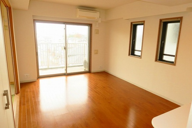 居室・リビング　広々したリビング13帖