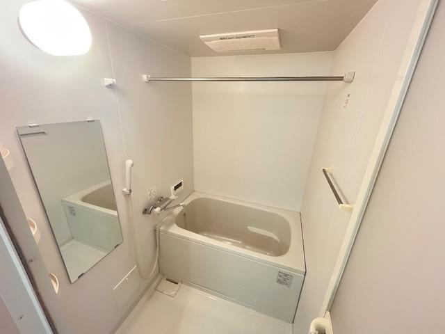 バス・シャワールーム　浴室乾燥機・追い炊き給湯付きバスルーム