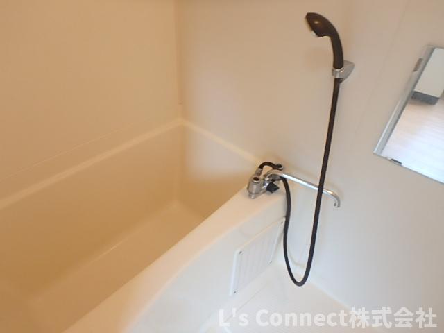 バス・シャワールーム　給湯式のお風呂。（参考写真）