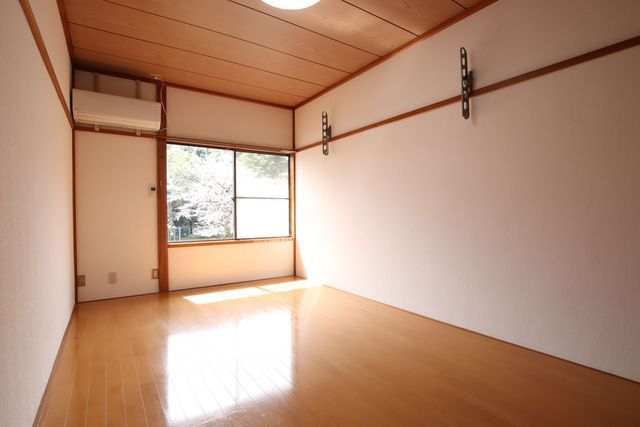 居室・リビング　写真は別部屋２０５号室です