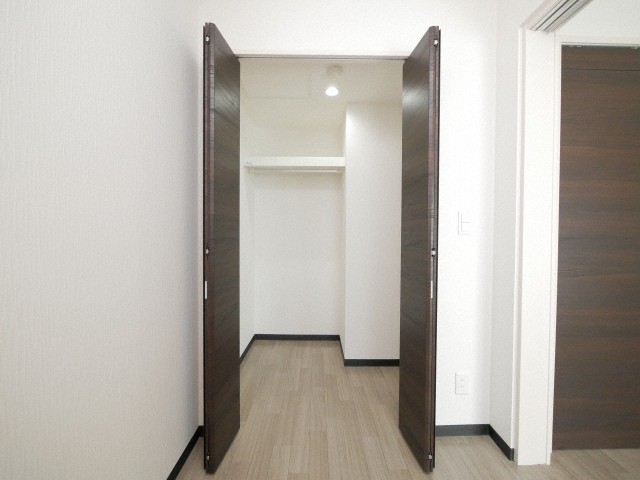 収納　収納力のあるウォークインクローゼットです！