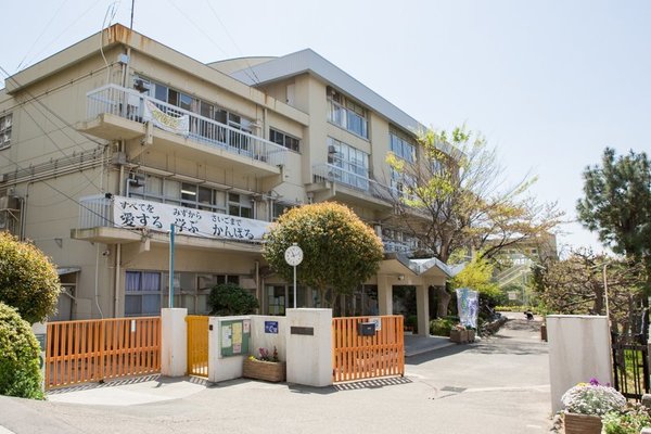 小学校　神戸市立東舞子小学校（小学校）まで918m
