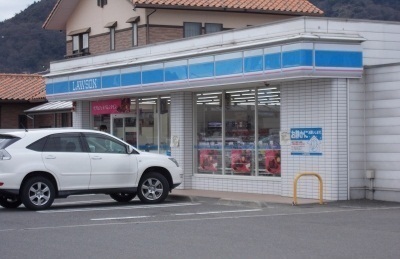 コンビニ　ローソンさん（コンビニ）まで220m