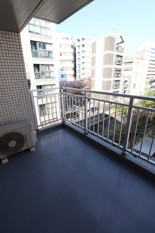 バルコニー　広々としたバルコニーです