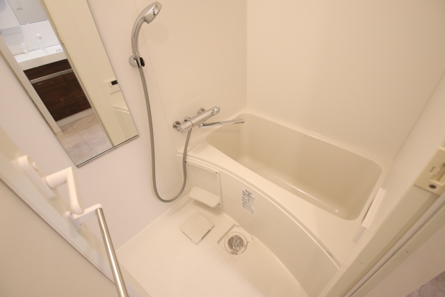 バス・シャワールーム　※別室の参考写真の為、現況優先です。