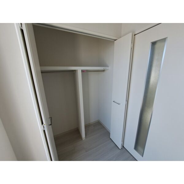 収納　スプランディッド十三本町　クローゼット