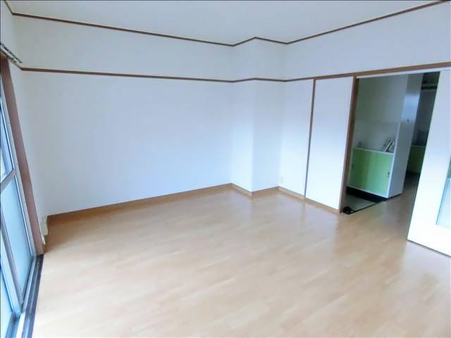 居室・リビング　南向きで日当たりも良さそうです！