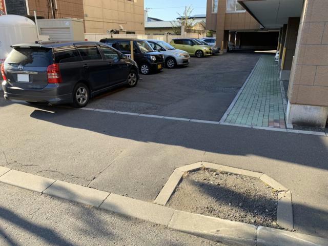 駐車場　駐車場