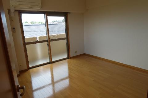 居室・リビング　室内