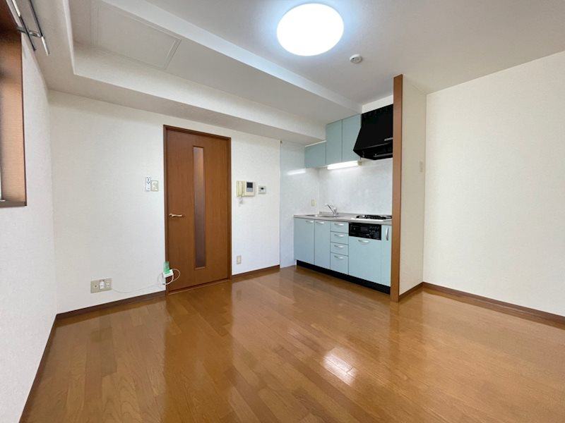 その他部屋・スペース　落ち着いた色調の寝室です