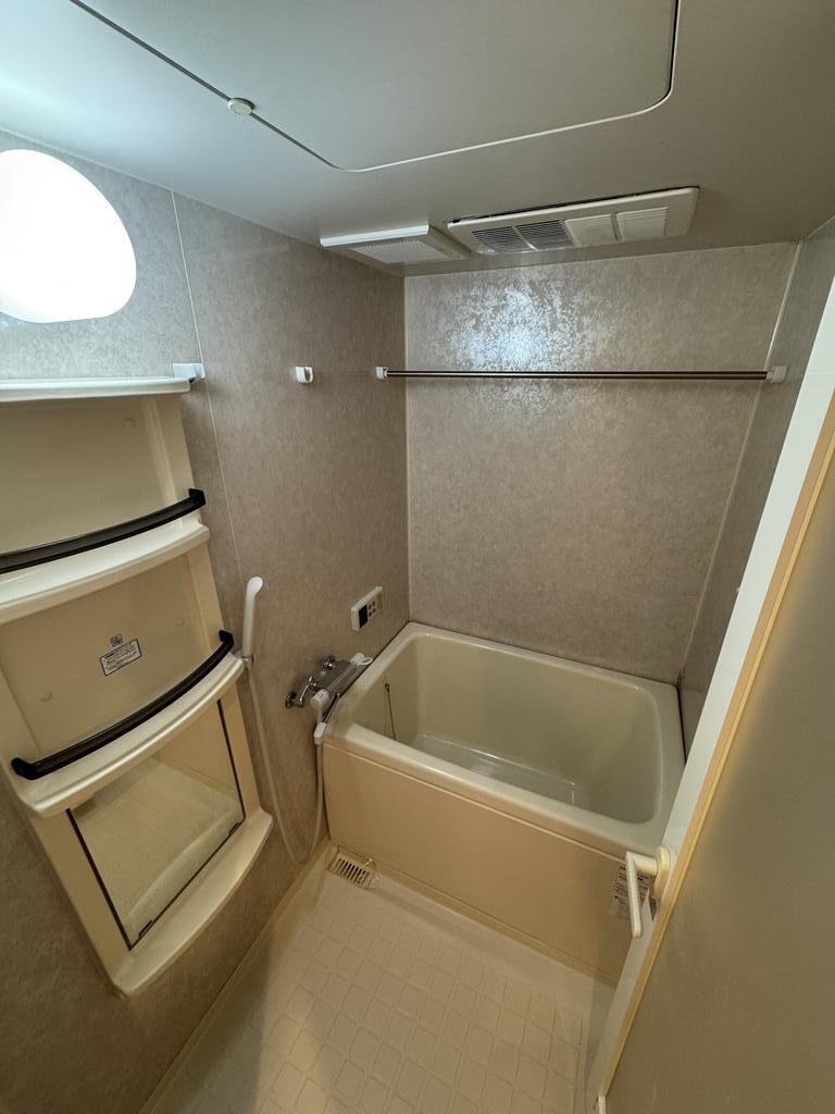 バス・シャワールーム　浴室乾燥機付き