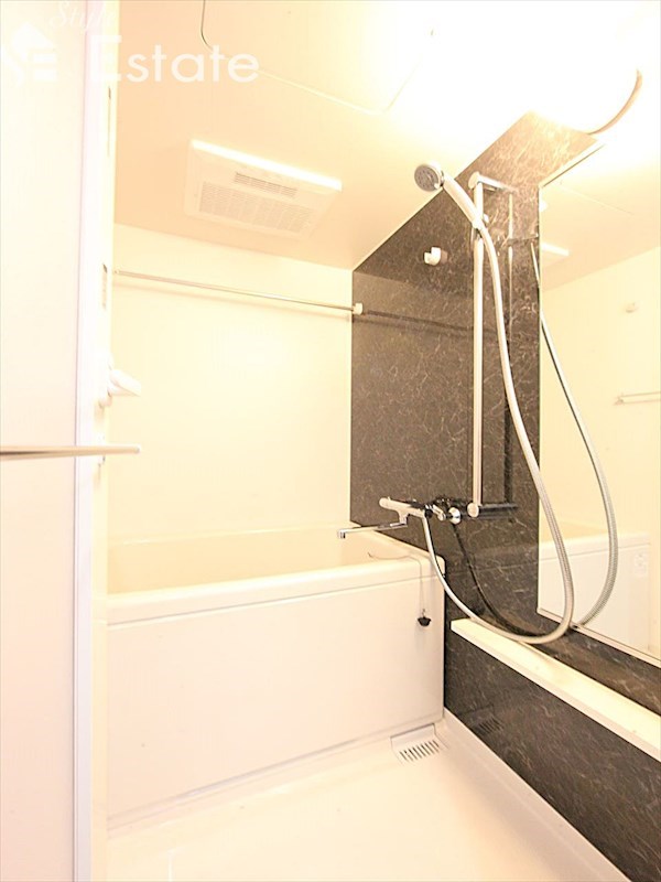 バス・シャワールーム　バスルーム