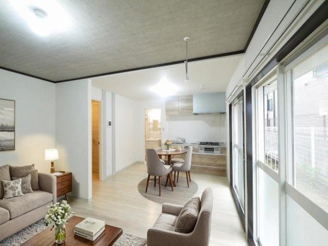 居室・リビング　CGで家具等を配置したもので家具等は含まれません