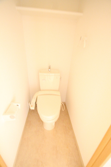 トイレ　※他のお部屋の参考写真です