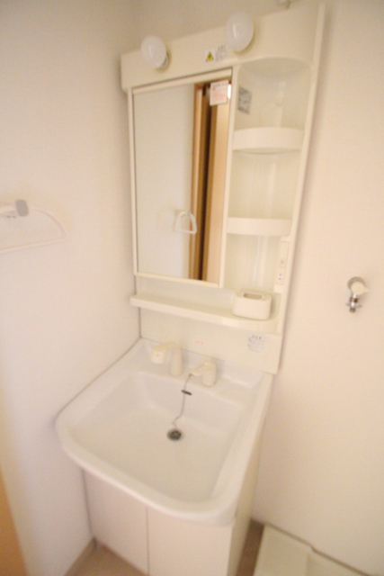 洗面設備　※他のお部屋の参考写真です