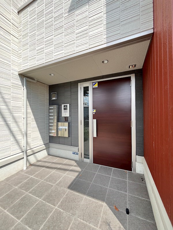 エントランス　ゆとりのあるエントランスです