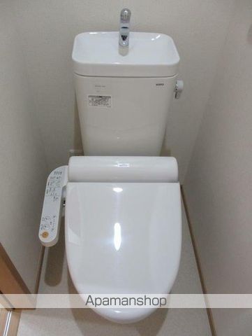 ＪＲ高山本線 婦中鵜坂駅 徒歩16分 2階建 築13年のトイレ写真