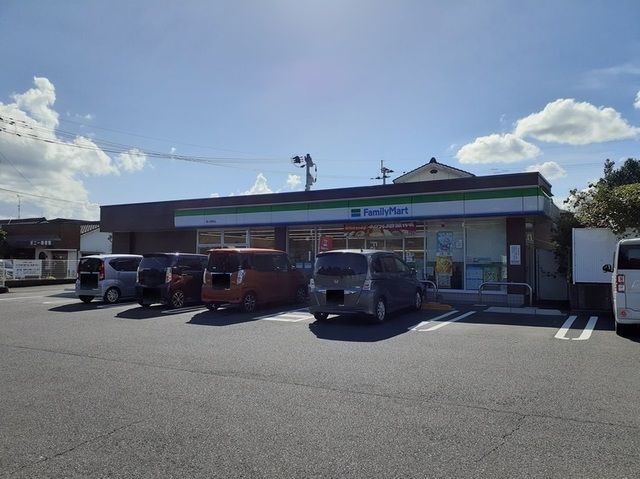 コンビニ　ファミリーマート隼人真考店（コンビニ）まで1000m