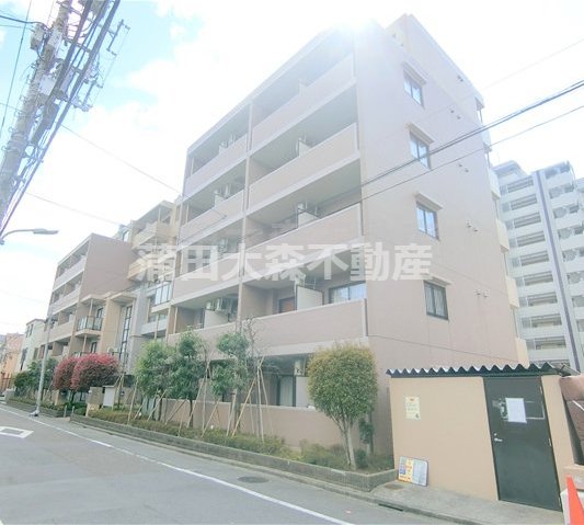 建物外観　2001年3月築　RC鉄筋コンクリート造地上7階建て総戸数8