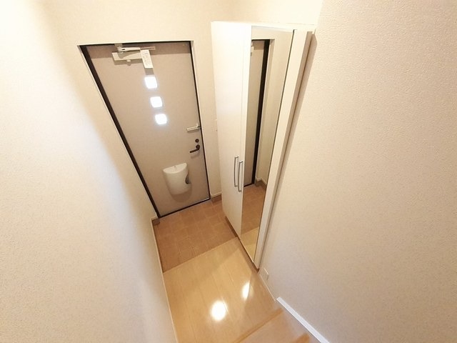 玄関　※参考画像