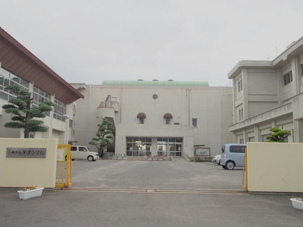 小学校　小城市立牛津小学校（小学校）まで463m