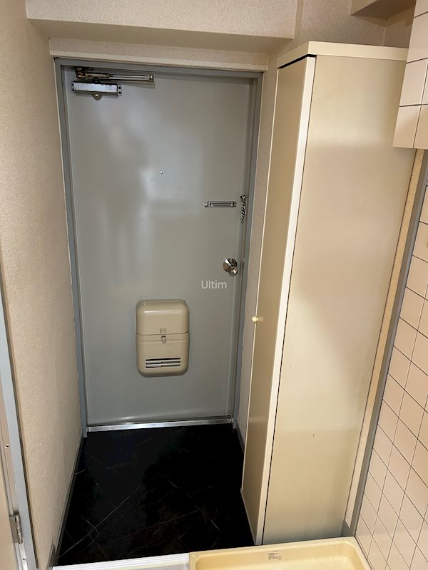 玄関　同間取りのお部屋の写真です。ご参考までに。