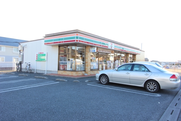 コンビニ　セブンイレブン土浦神立中央5丁目店（コンビニ）まで563m