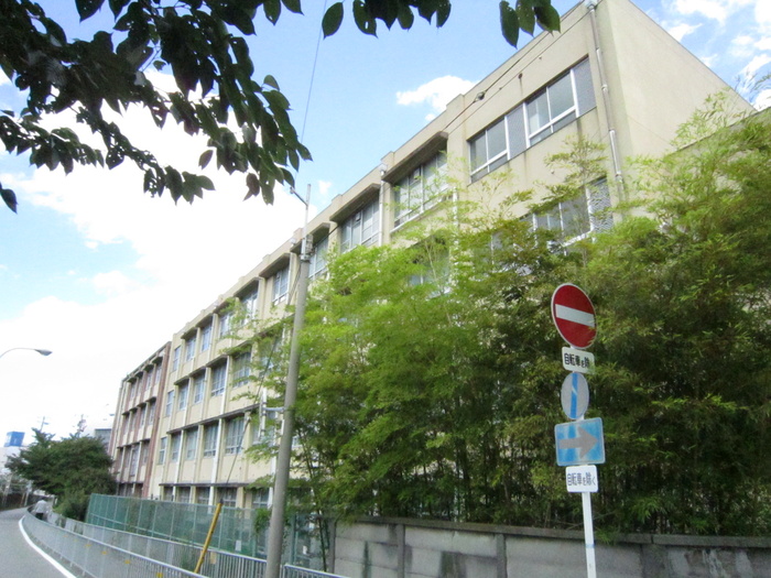 小学校　榎小学校（小学校）まで888m