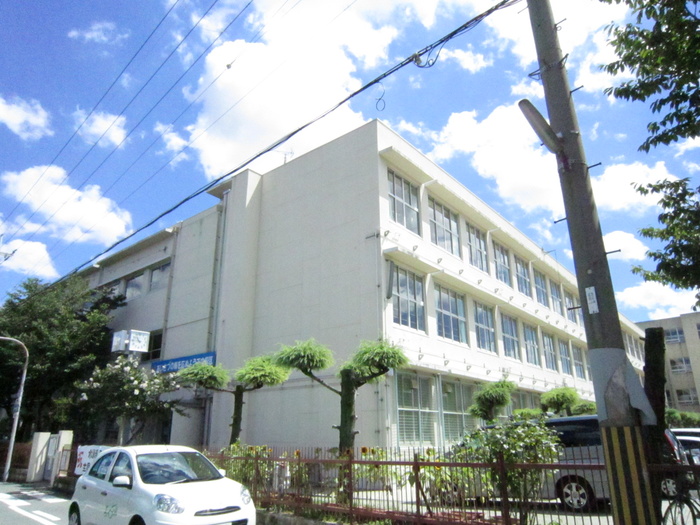 中学校　三国ヶ丘小学校（中学校）まで752m